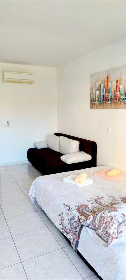 Mihaela Studio Apartmans 150M Near The Beach Kaštela Eksteriør billede