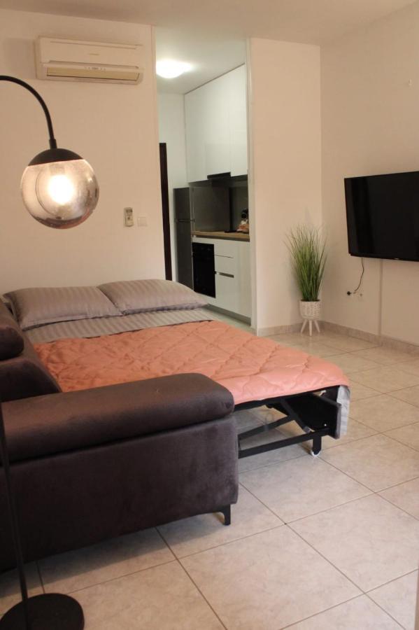 Mihaela Studio Apartmans 150M Near The Beach Kaštela Eksteriør billede