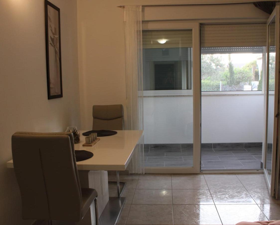 Mihaela Studio Apartmans 150M Near The Beach Kaštela Eksteriør billede