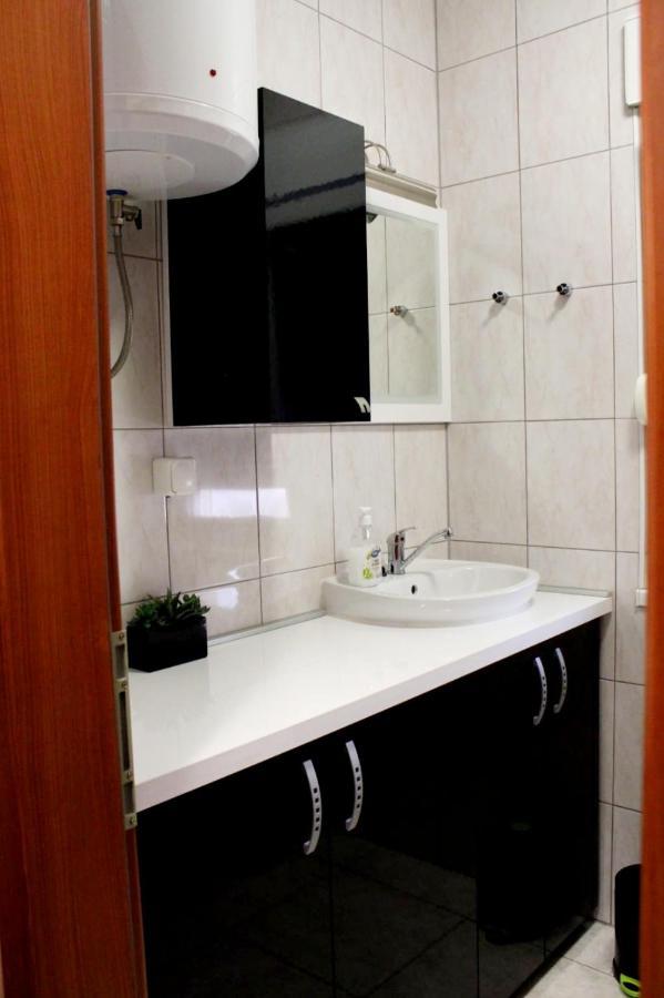 Mihaela Studio Apartmans 150M Near The Beach Kaštela Eksteriør billede