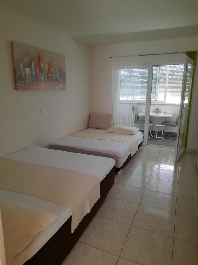 Mihaela Studio Apartmans 150M Near The Beach Kaštela Eksteriør billede